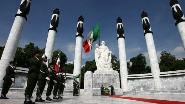 Monumento a los Ninos Heroes en Chihuahua dedicado a Agustin Melgar Monumento a los Niños Héroes en Chihuahua dedicado a Agustín Melgar