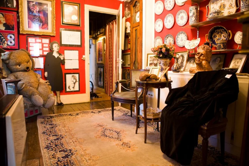 Sala principal del Museo Edith Piaf en Paris Sala principal del Museo Édith Piaf en París