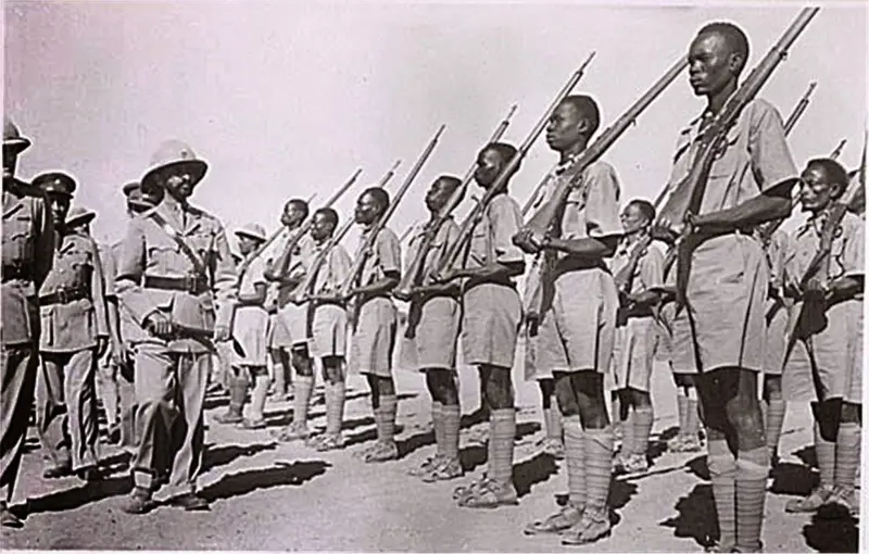 Tropas italianas durante la invasión a Etiopía
